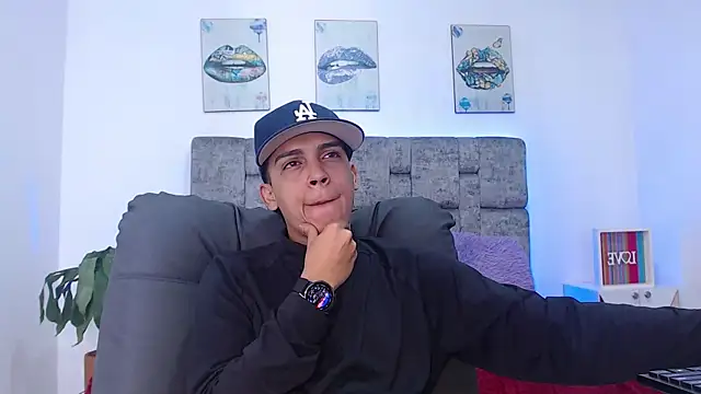 david santos16 online show from 10/17/25, 04:16