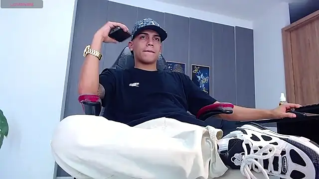 david santos16 online show from 12/02/25, 08:54