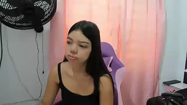 shy luna18 online show from 10/01/25, 12:31