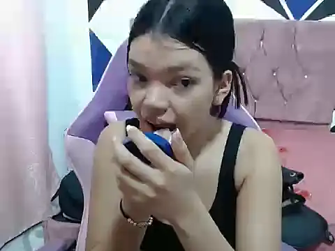 shy luna18 online show from 10/17/25, 01:13