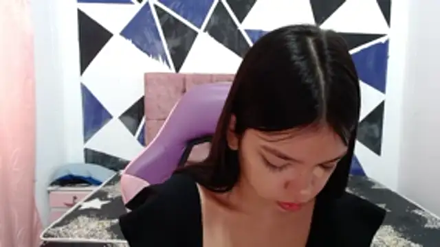 shy luna18 online show from 12/04/25, 12:37