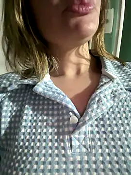 Snapshot of Pribaixinha chatting on 10/16/25, 09:23 Pribaixinha online show from 10/16/25, 09:23