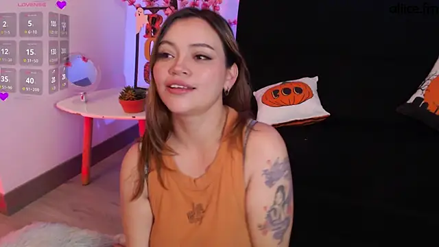 aliiceFM online show from 10/17/25, 03:54