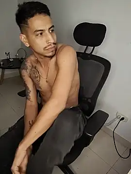 Snapshot of Juann-cock chatting on 05/24/26, 02:22 Juann-cock online show from 05/24/26, 02:22