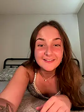 Snapshot of MadilynX777 chatting on 10/10/25, 10:43 MadilynX777 online show from 10/10/25, 10:43