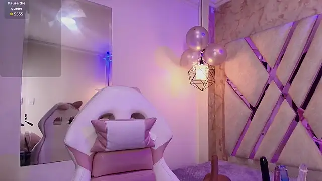 Lilith curvy online show from 10/17/25, 08:10