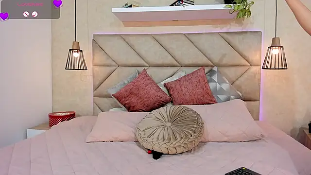 ValeryyWilliams online show from 10/07/25, 12:06