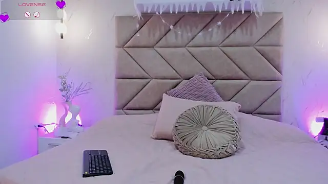 ValeryyWilliams online show from 11/30/25, 01:45