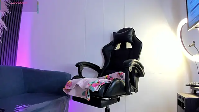 Snapshot of ShaunaDream chatting on 02/23/26, 04:58 ShaunaDream online show from 02/23/26, 04:58