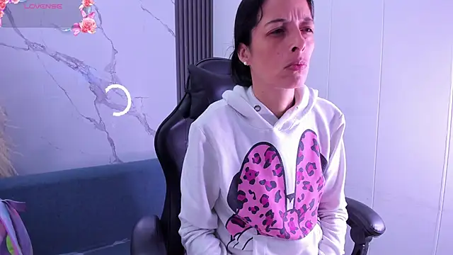 Snapshot of ShaunaDream chatting on 01/11/26, 03:57 ShaunaDream online show from 01/11/26, 03:57