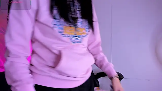 Snapshot of ShaunaDream chatting on 02/20/26, 04:42 ShaunaDream online show from 02/20/26, 04:42