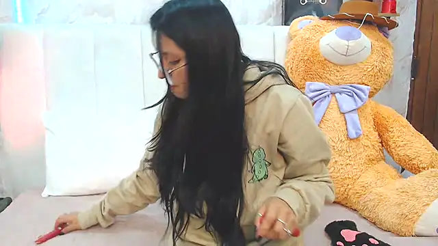 VioletxBloom online show from 10/15/25, 07:33