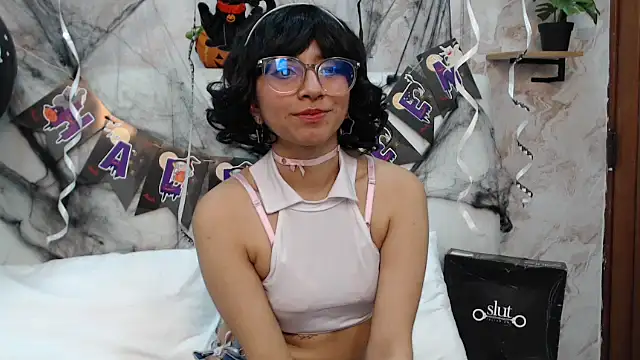 VioletxBloom online show from 10/19/25, 09:06