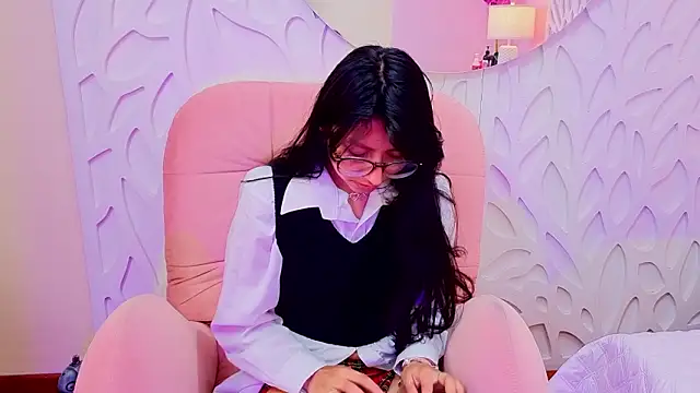 Snapshot of VioletxBloom chatting on 02/25/26, 07:47 VioletxBloom online show from 02/25/26, 07:47