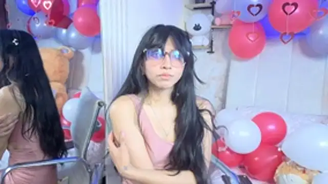 Snapshot of VioletxBloom chatting on 02/15/26, 08:19 VioletxBloom online show from 02/15/26, 08:19