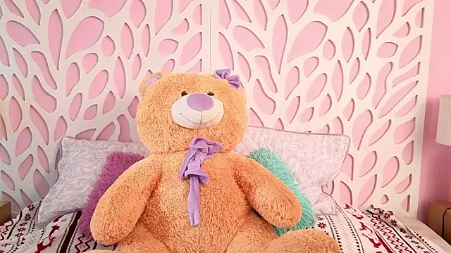 Snapshot of VioletxBloom chatting on 02/23/26, 07:47 VioletxBloom online show from 02/23/26, 07:47