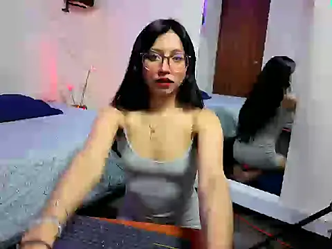 VioletxBloom online show from 11/27/25, 01:17