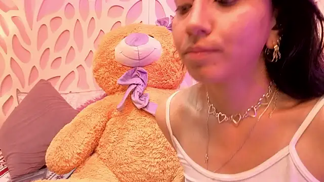 Snapshot of VioletxBloom chatting on 02/20/26, 08:33 VioletxBloom online show from 02/20/26, 08:33