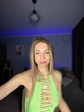 Snapshot of Prettie_Katrin chatting on 03/21/25, 04:51 Prettie Katrin online show from 03/21/25, 04:51