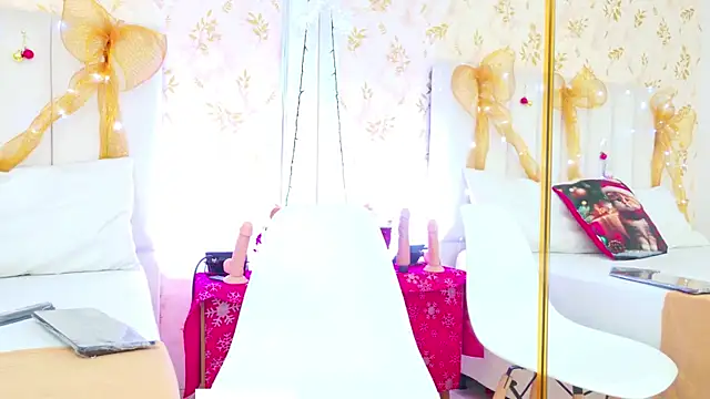 Samanta Isel online show from 12/22/25, 03:06