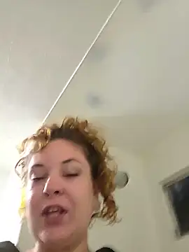 Snapshot of LacyLaurent chatting on 05/31/26, 10:32 LacyLaurent online show from 05/31/26, 10:32