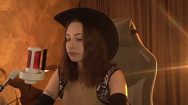 LumeNova online show from 04/24/26, 08:44