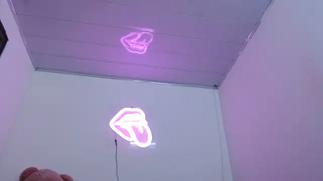 valerii fox 69 online show from 12/03/25, 05:08