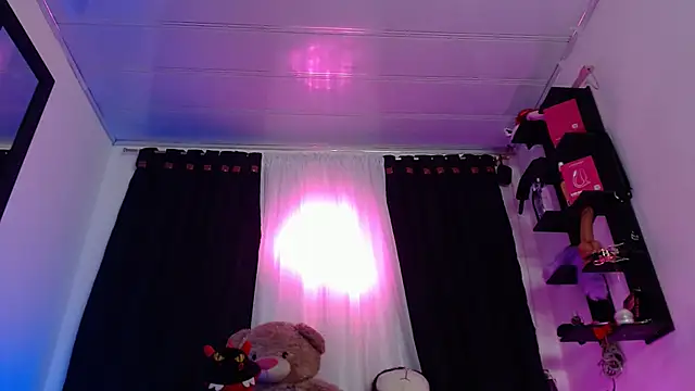 Snapshot of valerii_fox_69 chatting on 06/25/26, 05:34 valerii fox 69 online show from 06/25/26, 05:34