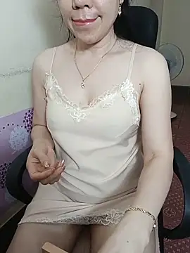 Snapshot of Moona_heny chatting on 05/25/26, 12:59 Moona heny online show from 05/25/26, 12:59