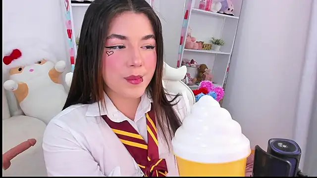 Snapshot of dolce_antonellaa chatting on 02/18/26, 03:26 dolce antonellaa online show from 02/18/26, 03:26