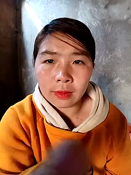 quynhkoolbae online show from 12/21/25, 01:41