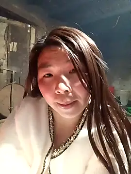 quynhkoolbae online show from 12/19/25, 01:13