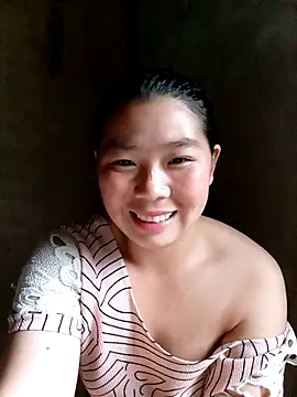 quynhkoolbae online show from 10/13/25, 11:38