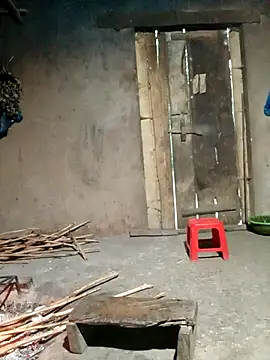 quynhkoolbae online show from 10/18/25, 11:18