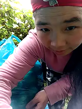 quynhkoolbae online show from 10/22/25, 03:06