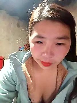 quynhkoolbae online show from 12/17/25, 01:54