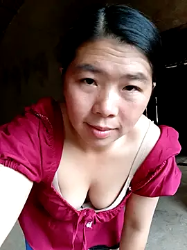 quynhkoolbae online show from 10/14/25, 11:47