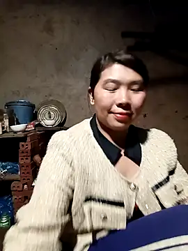 quynhkoolbae online show from 12/18/25, 10:19