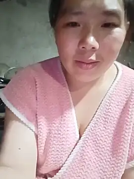 Snapshot of quynhkoolbae chatting on 06/08/26, 01:33 quynhkoolbae online show from 06/08/26, 01:33
