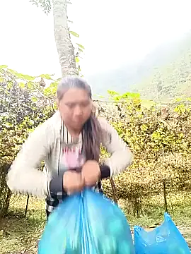 quynhkoolbae online show from 12/22/25, 03:17