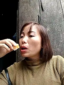 Annaacutee online show from 11/13/25, 07:45