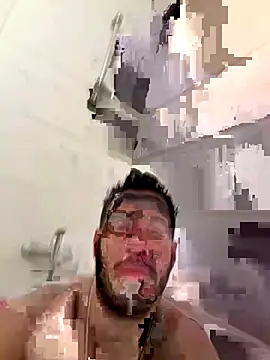 Snapshot of husbandandwifetobe chatting on 12/17/25, 02:05 husbandandwifetobe online show from 12/17/25, 02:05