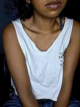 Snapshot of sunny_sweet chatting on 06/27/26, 01:11 sunny sweet online show from 06/27/26, 01:11