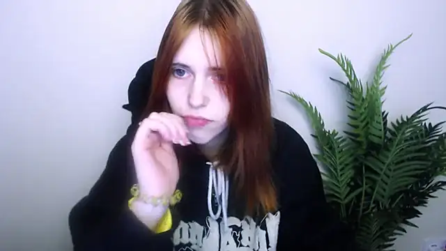 Snapshot of GuessMe___ chatting on 12/19/25, 04:49 GuessMe online show from 12/19/25, 04:49