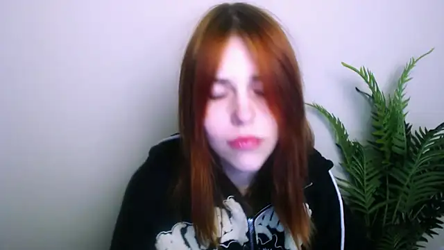 Snapshot of GuessMe___ chatting on 12/22/25, 10:32 GuessMe online show from 12/22/25, 10:32