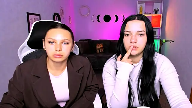 miss ella  online show from 09/17/25, 12:07