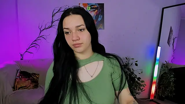 miss ella  online show from 10/07/25, 06:14