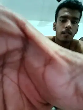 nivedthomas01 online show from 02/11/26, 01:38