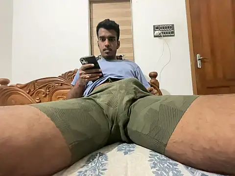 nivedthomas01 online show from 02/12/26, 05:45