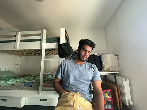 nivedthomas01 online show from 04/27/26, 04:10